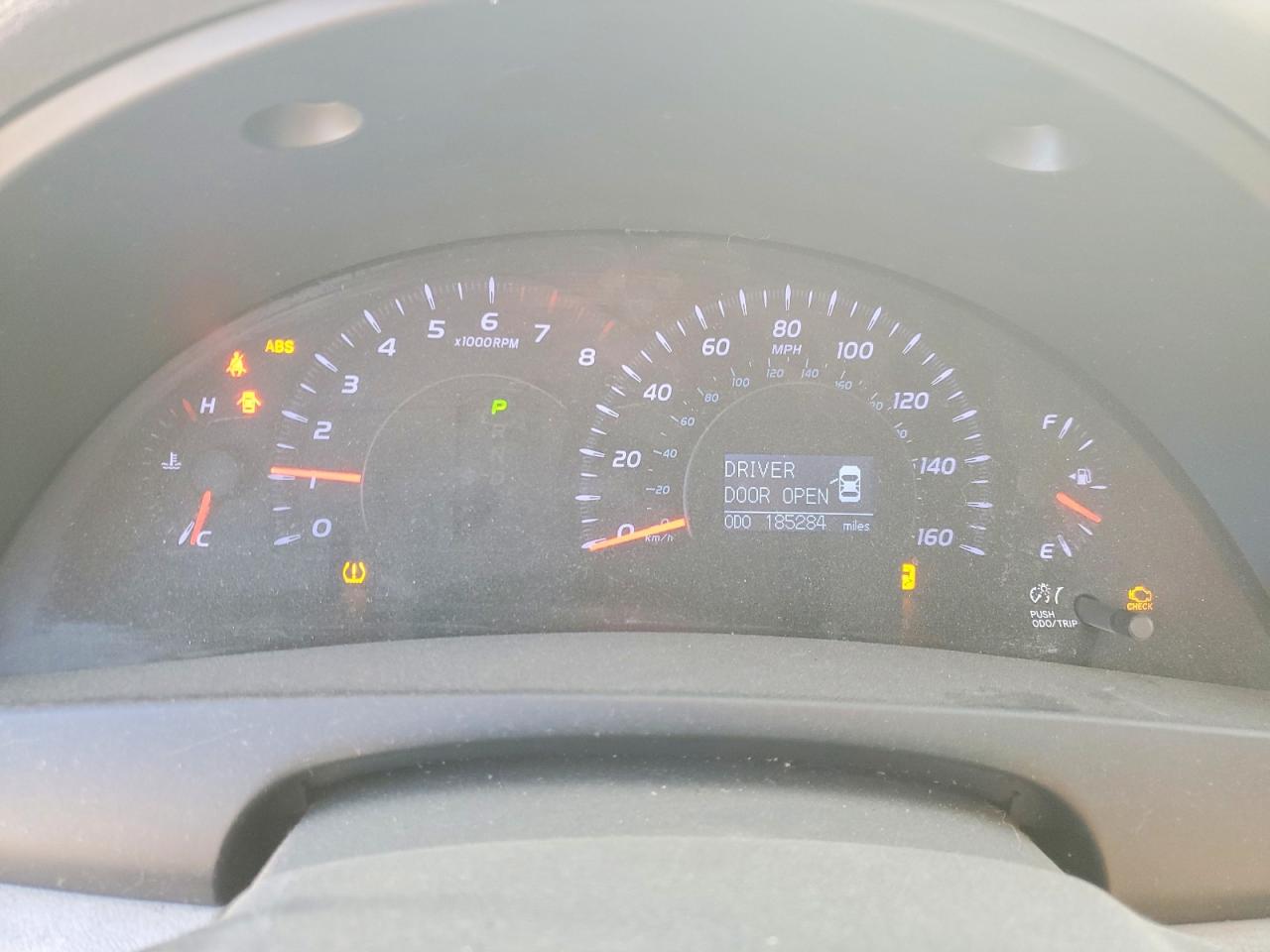 2010 TOYOTA CAMRY SE photo 17