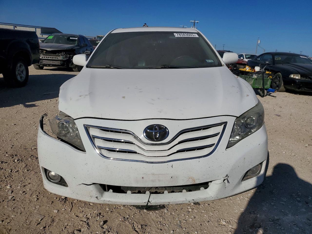 2010 TOYOTA CAMRY SE photo 9