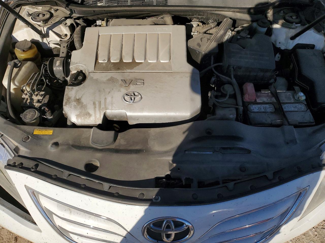 2010 TOYOTA CAMRY SE photo 21