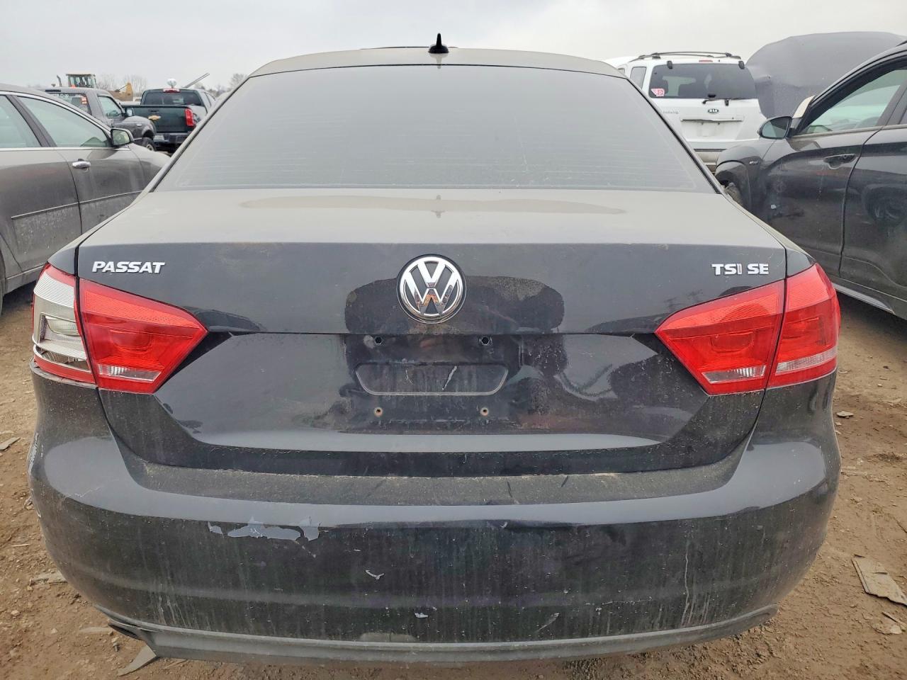 2014 VOLKSWAGEN PASSAT SE photo 11