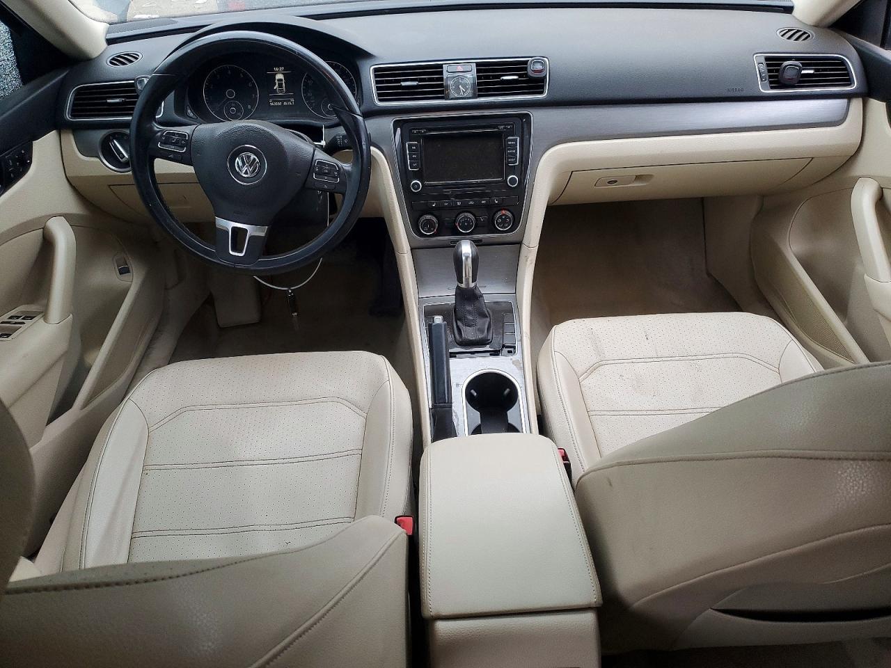 2014 VOLKSWAGEN PASSAT SE photo 15