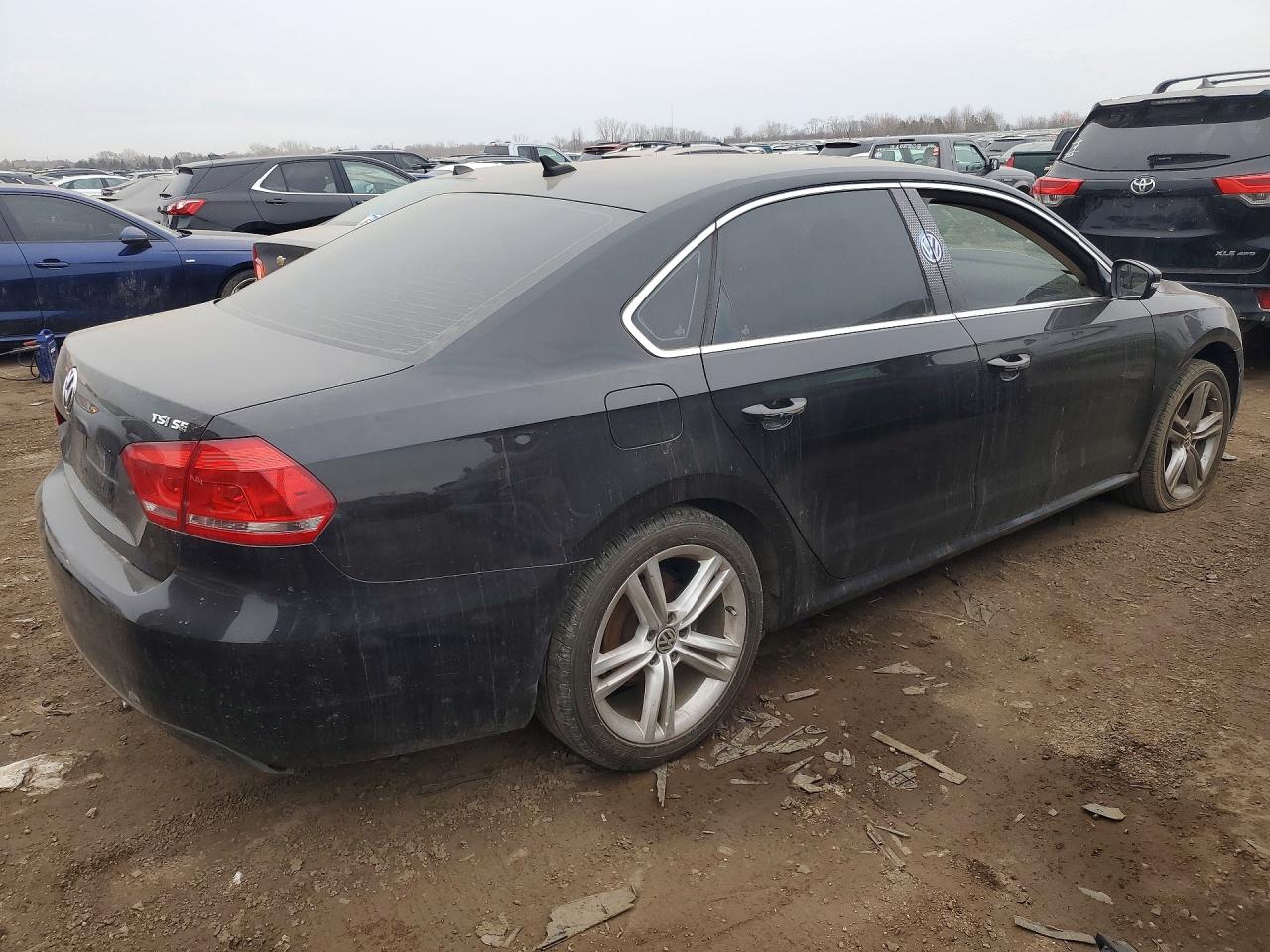 2014 VOLKSWAGEN PASSAT SE photo 5