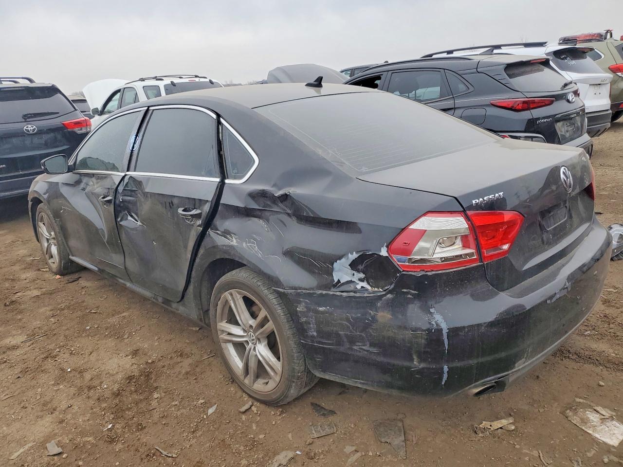 2014 VOLKSWAGEN PASSAT SE photo 3