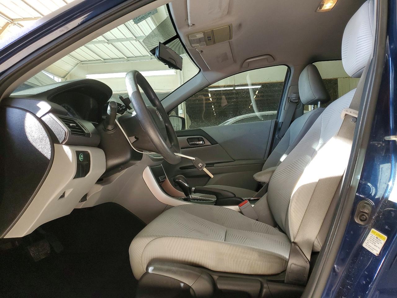 2015 HONDA ACCORD LX photo 19