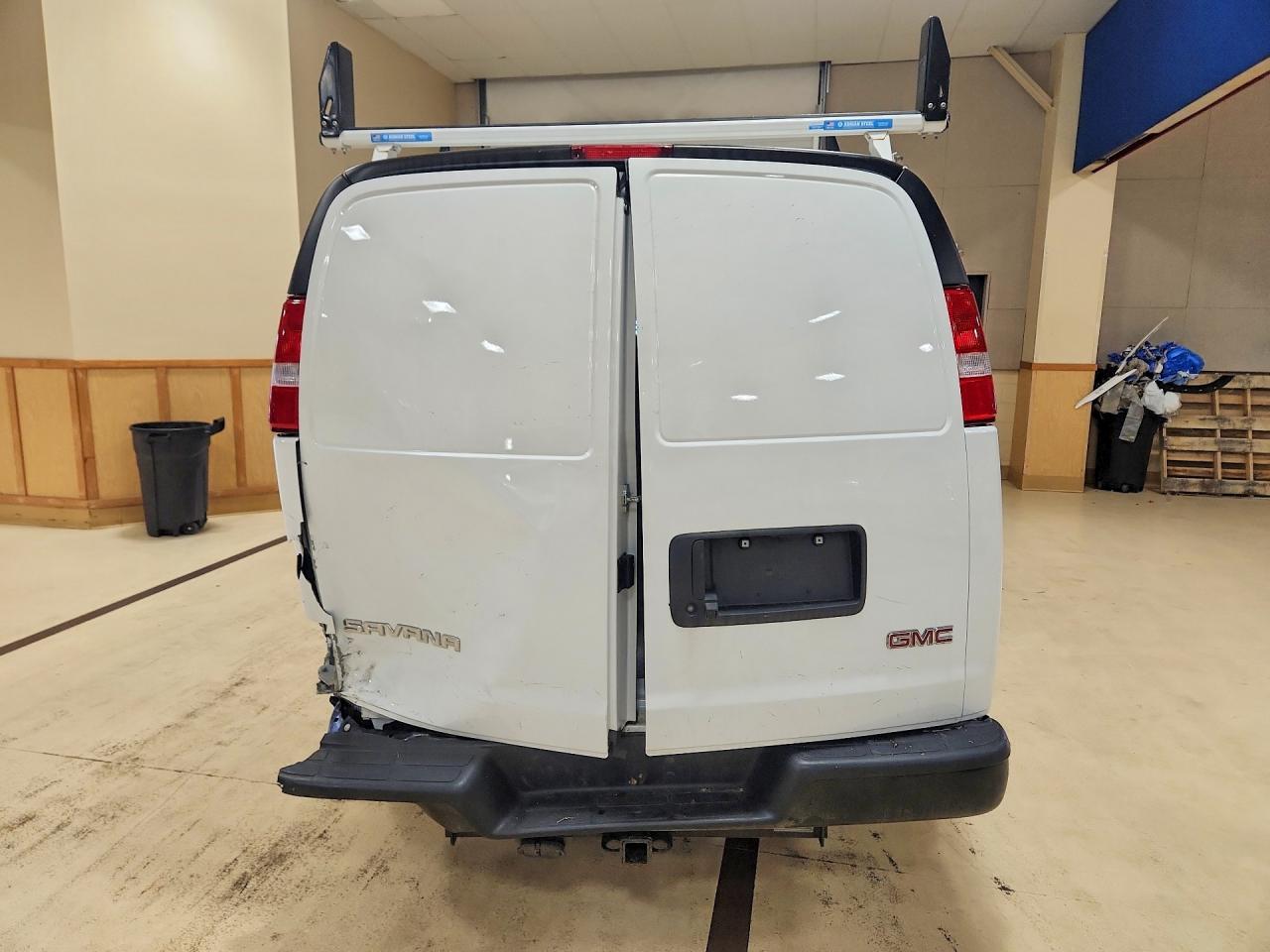 2024 GMC SAVANA G2500 photo 11