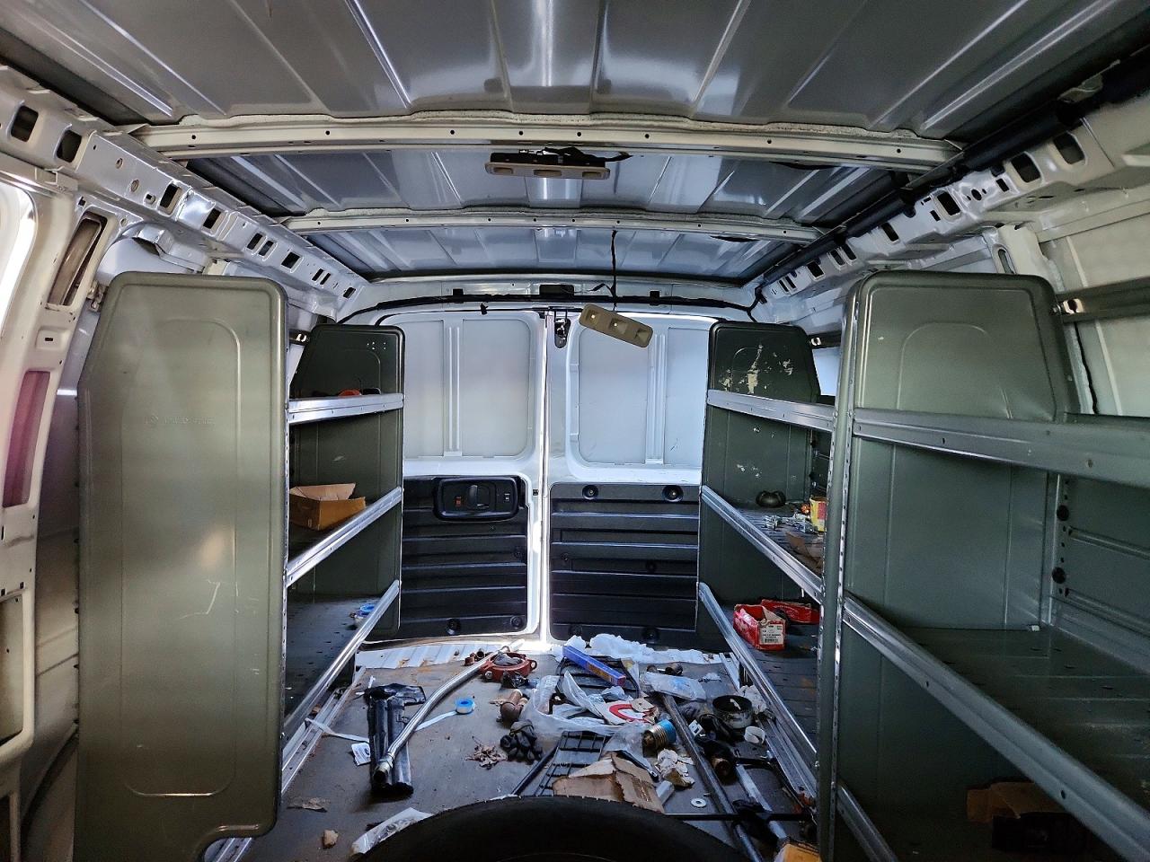 2024 GMC SAVANA G2500 photo 19