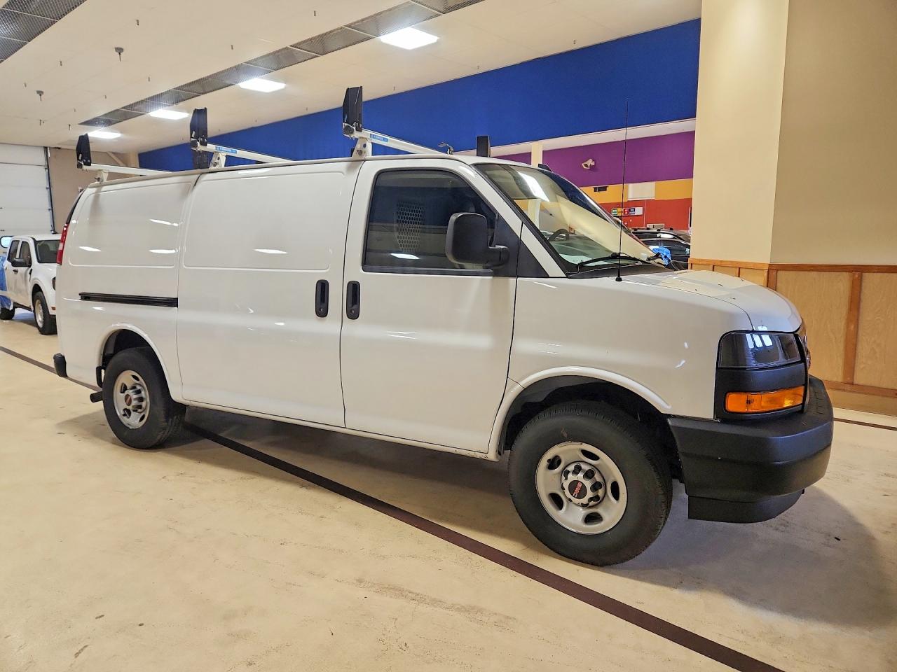2024 GMC SAVANA G2500 photo 7