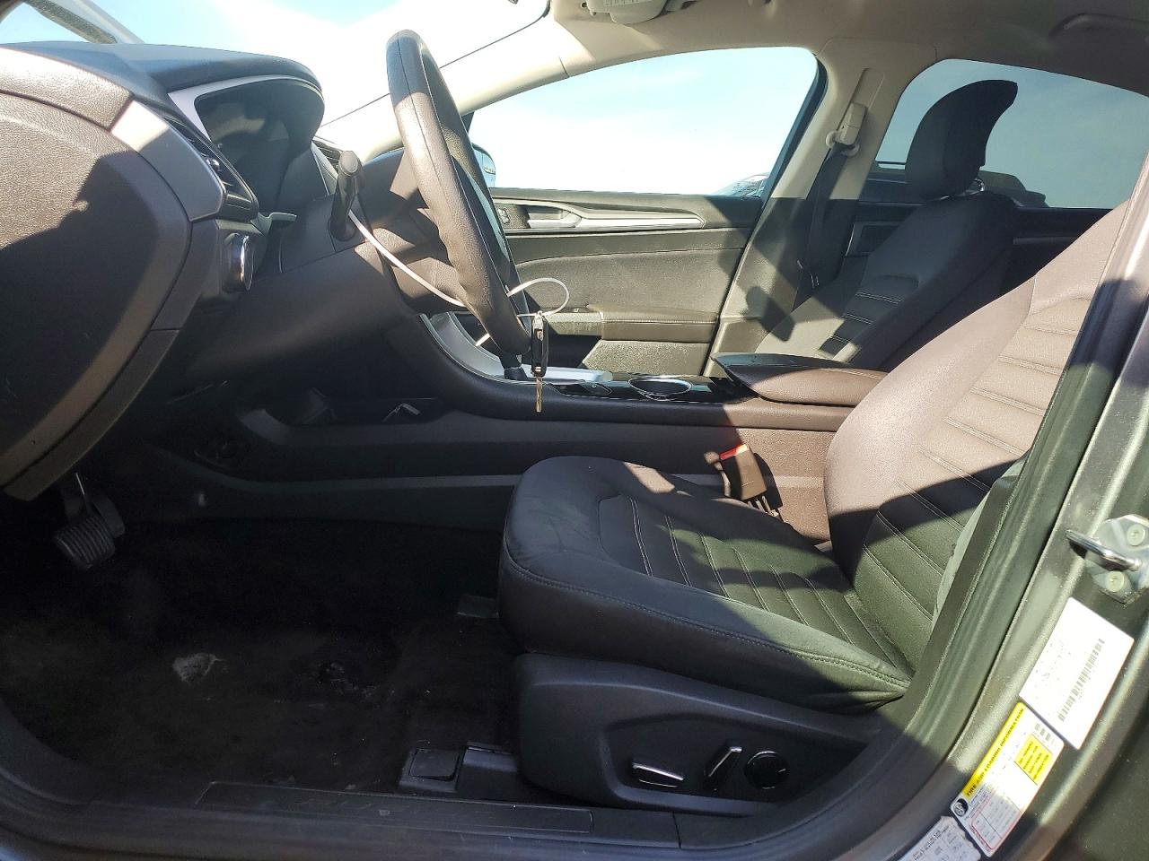 2013 FORD FUSION SE photo 13