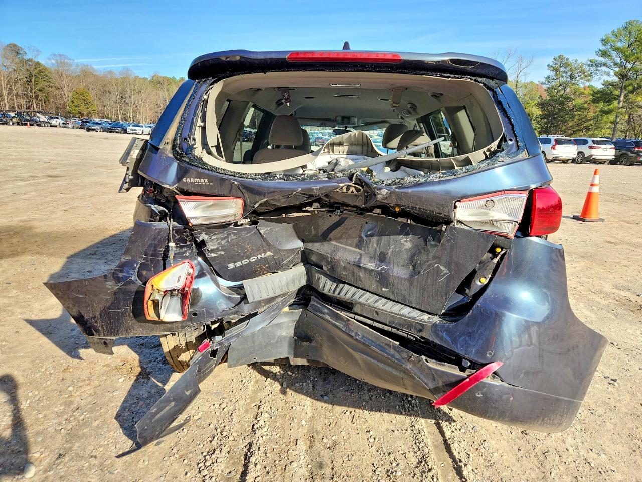 2016 KIA SEDONA LX photo 11