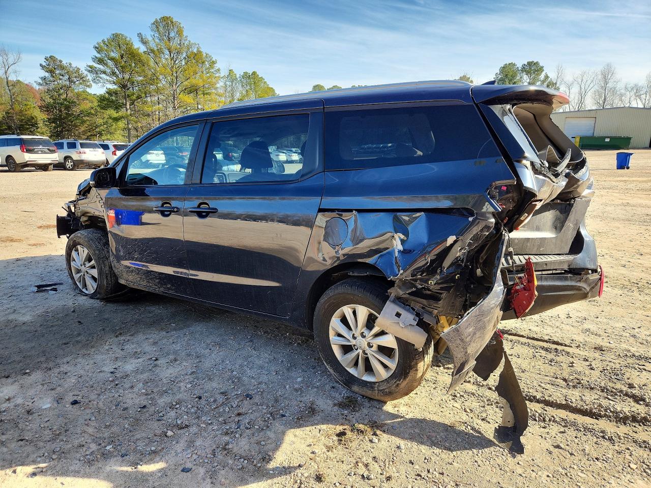 2016 KIA SEDONA LX photo 3
