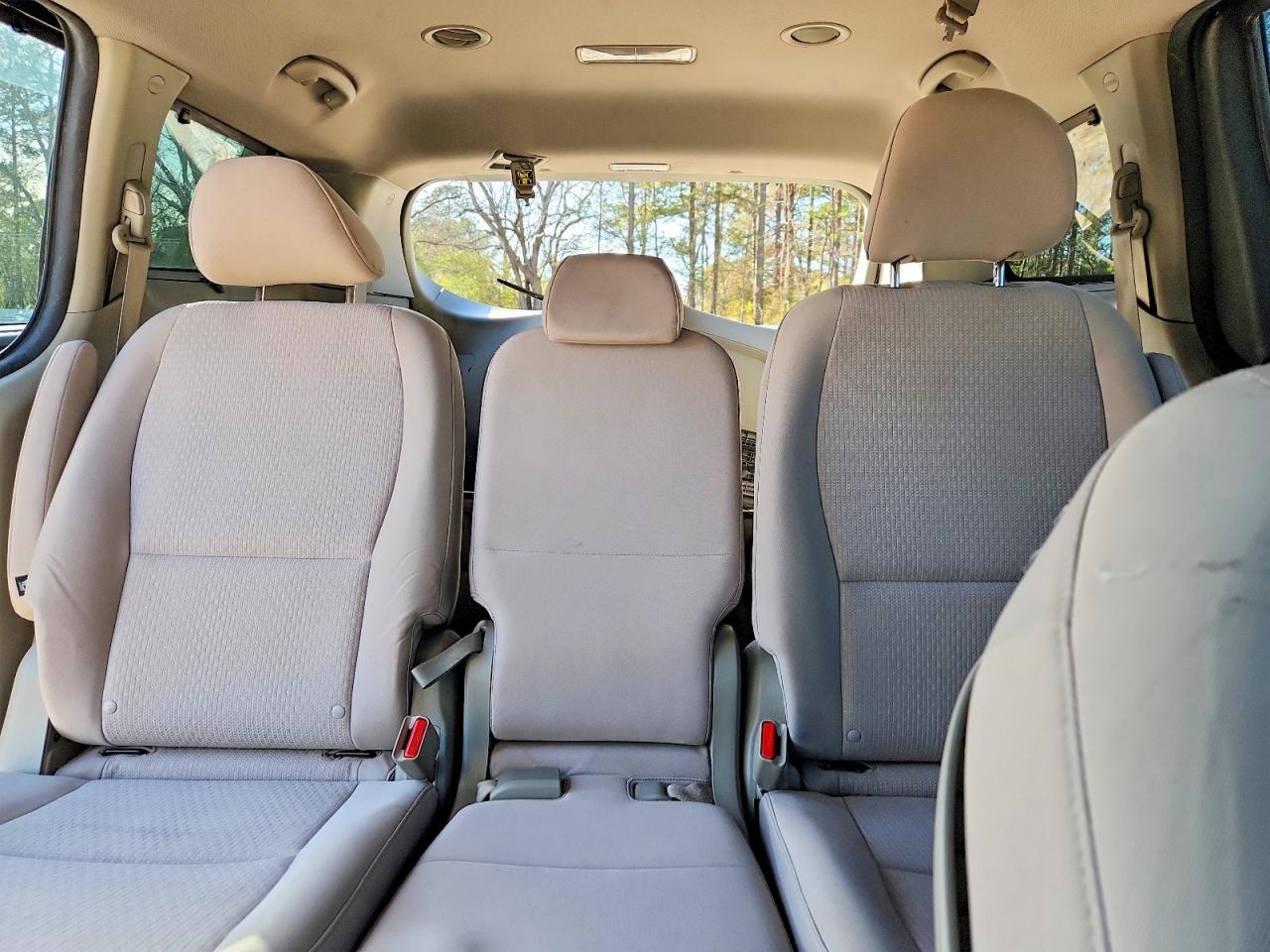 2016 KIA SEDONA LX photo 19