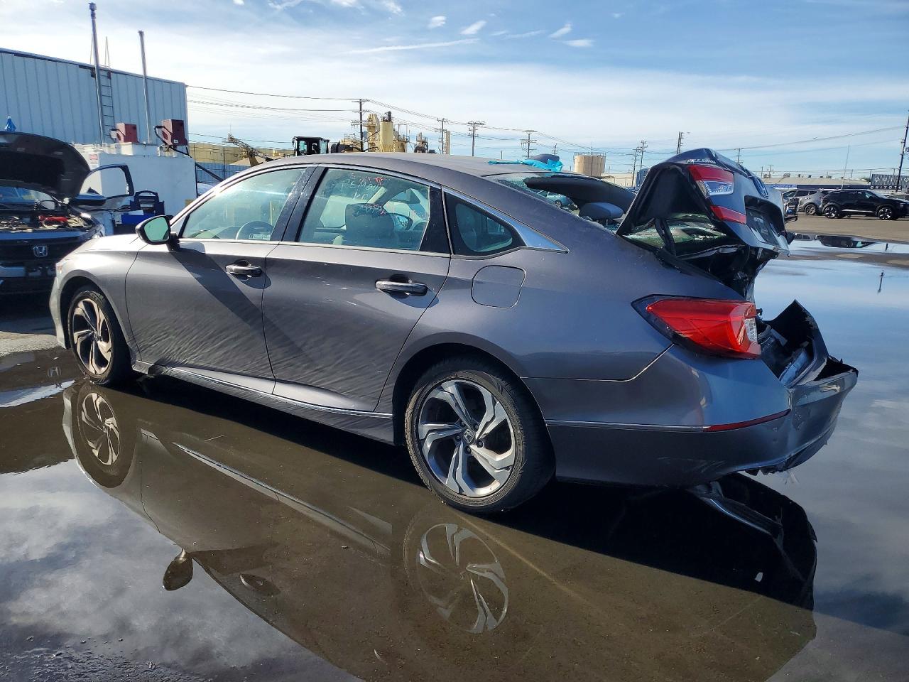 2018 HONDA ACCORD EX photo 2