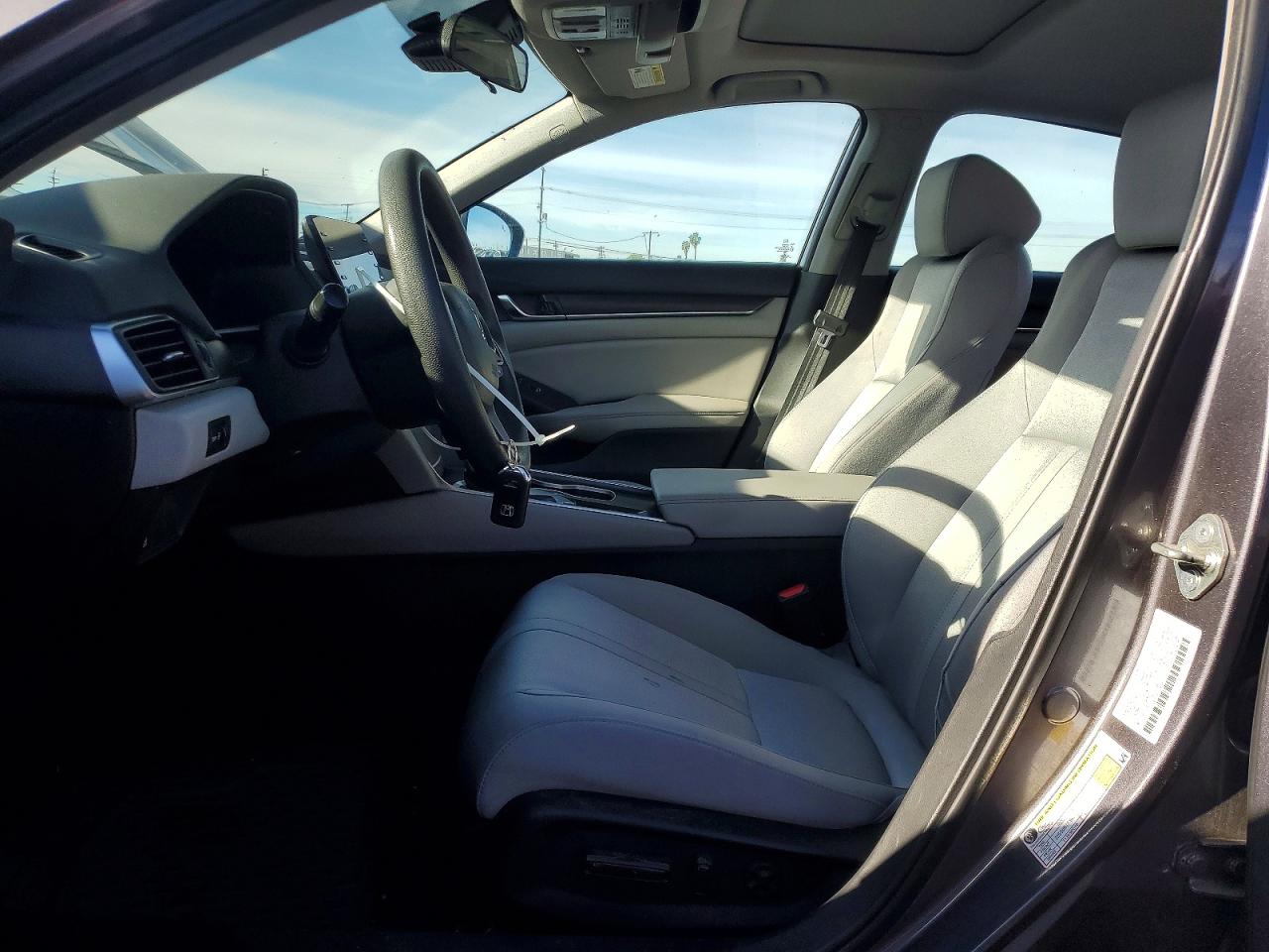 2018 HONDA ACCORD EX photo 7