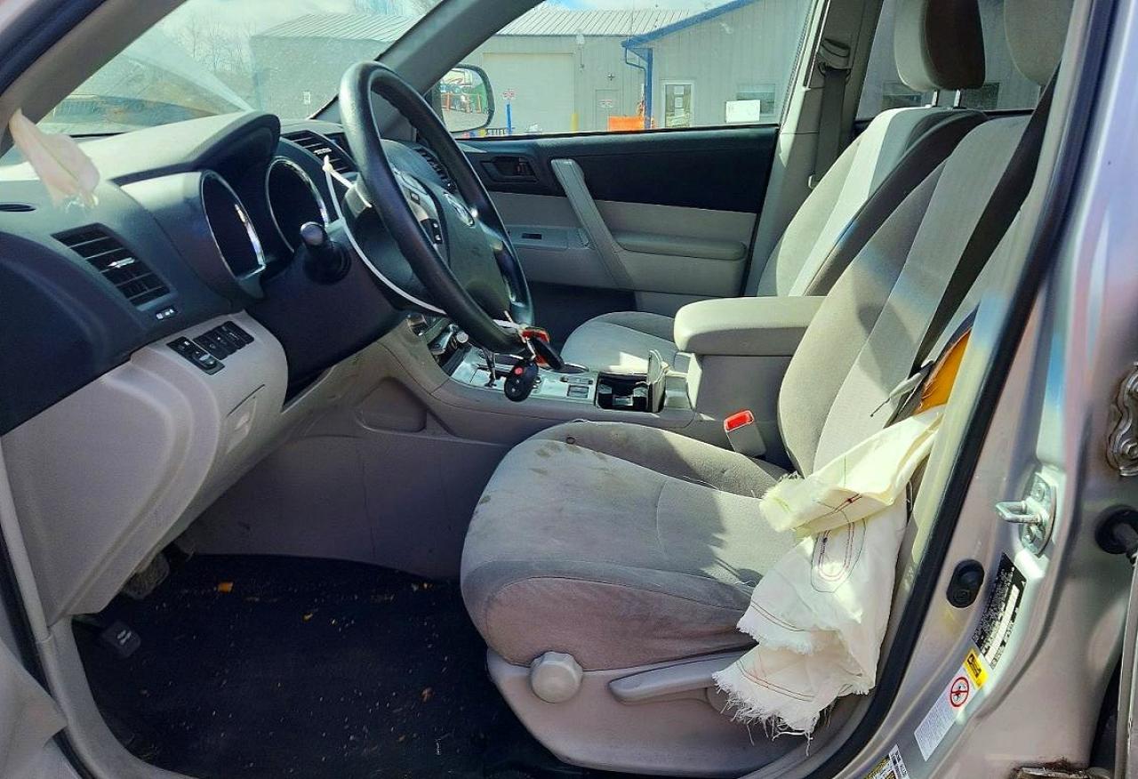 2013 TOYOTA HIGHLANDER BASE photo 19