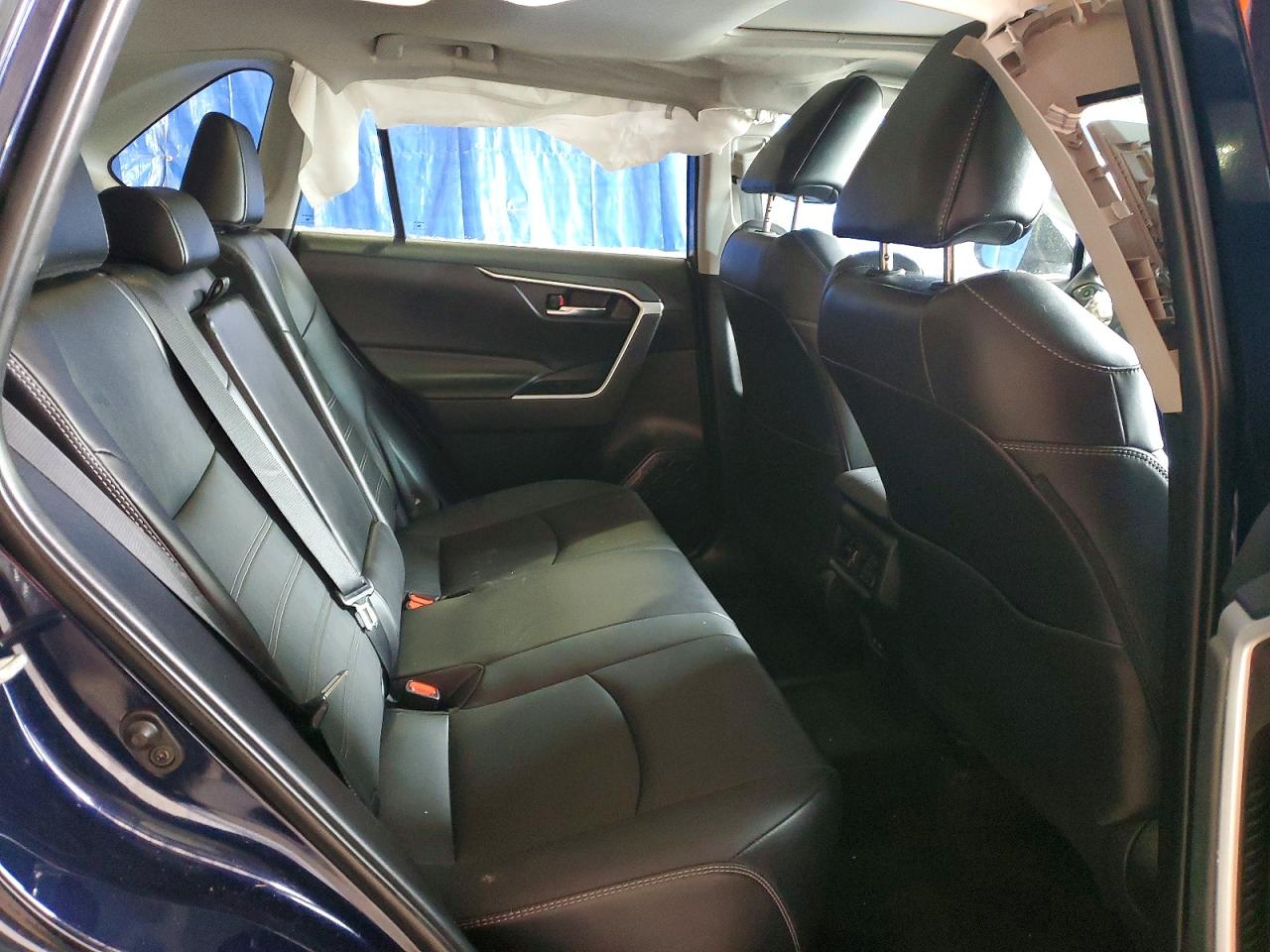 2022 TOYOTA RAV4 XLE PREMIUM photo 21