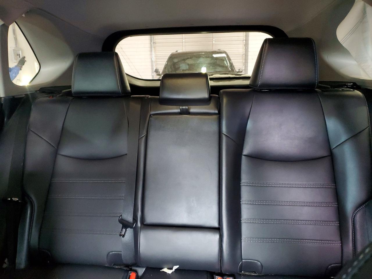 2022 TOYOTA RAV4 XLE PREMIUM photo 19