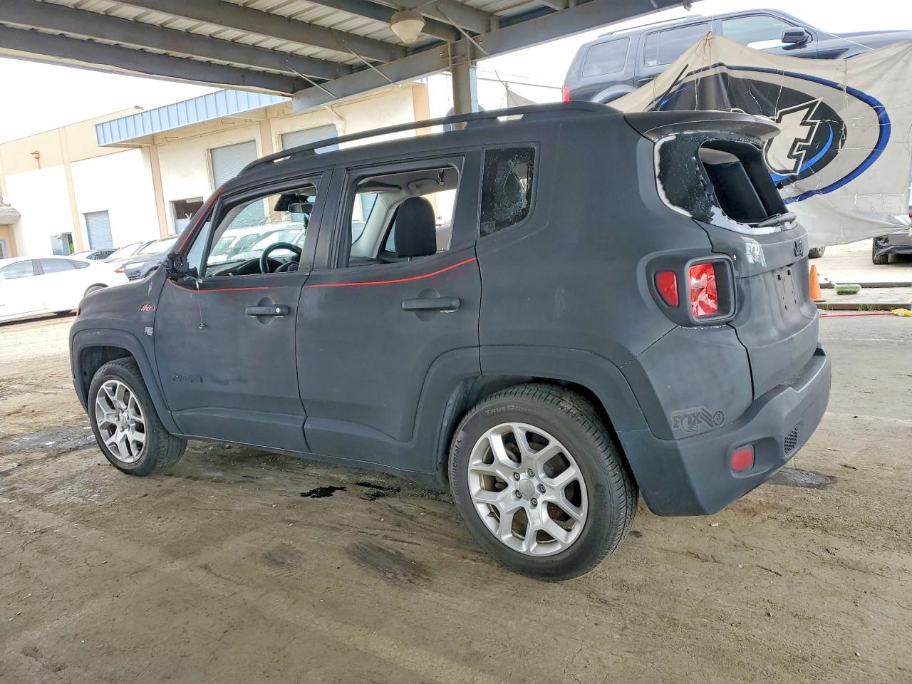 2015 JEEP RENEGADE LATITUDE photo 3