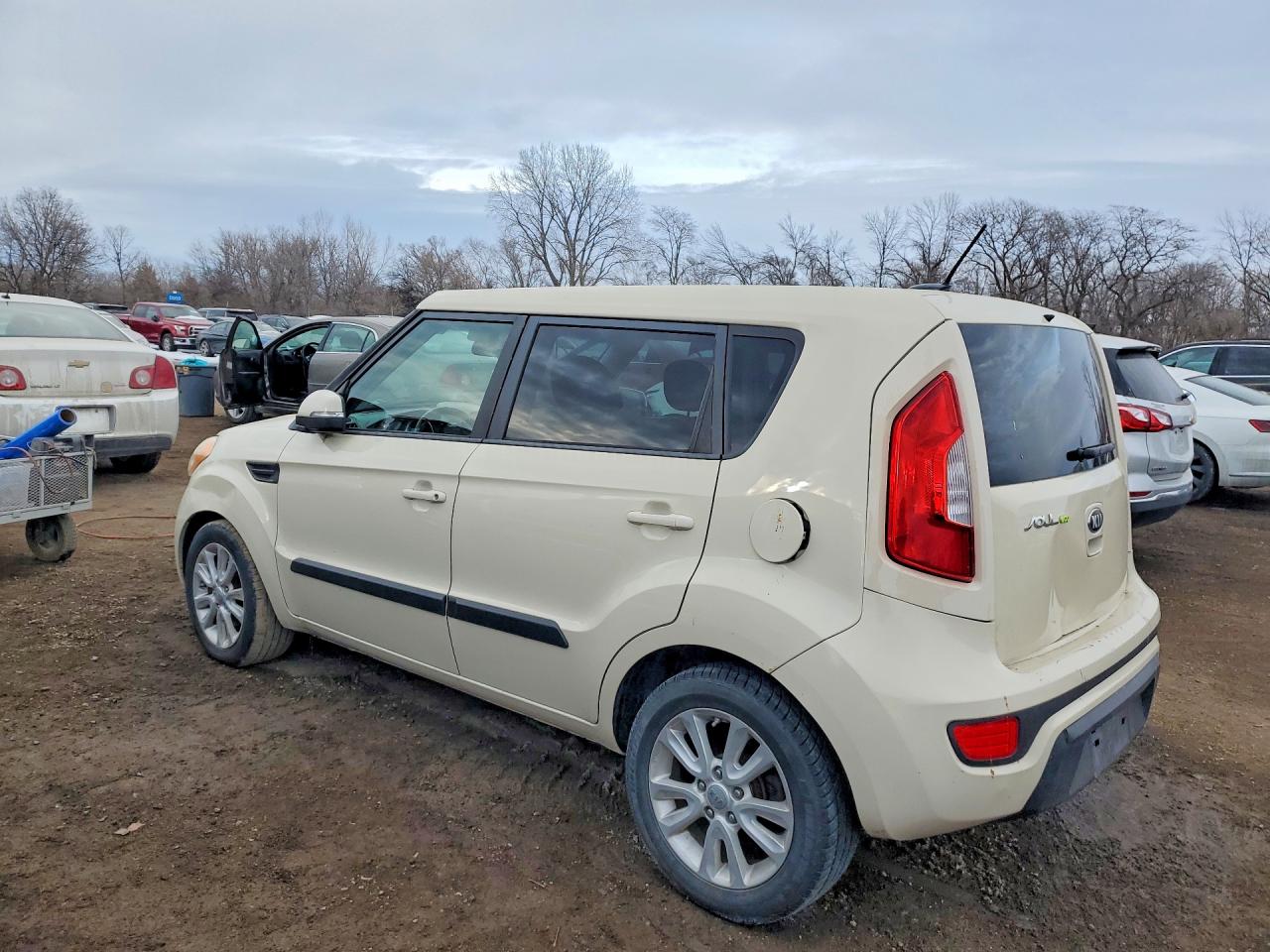 2013 KIA SOUL + photo 2