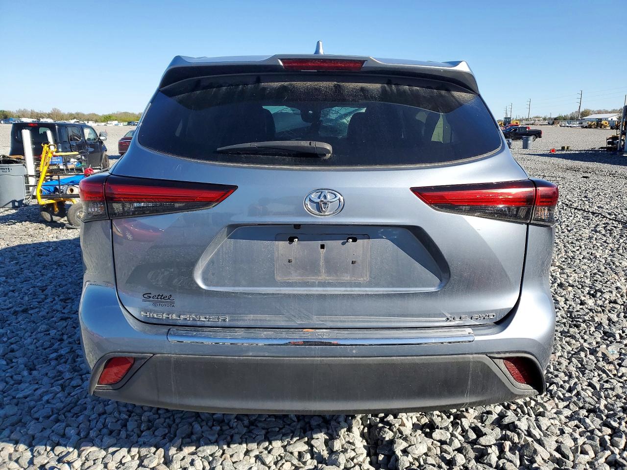 2020 TOYOTA HIGHLANDER XLE photo 6