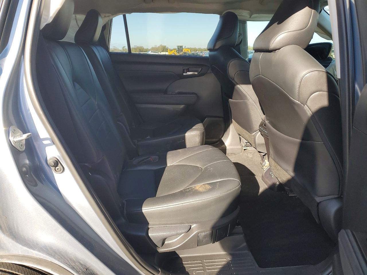 2020 TOYOTA HIGHLANDER XLE photo 11
