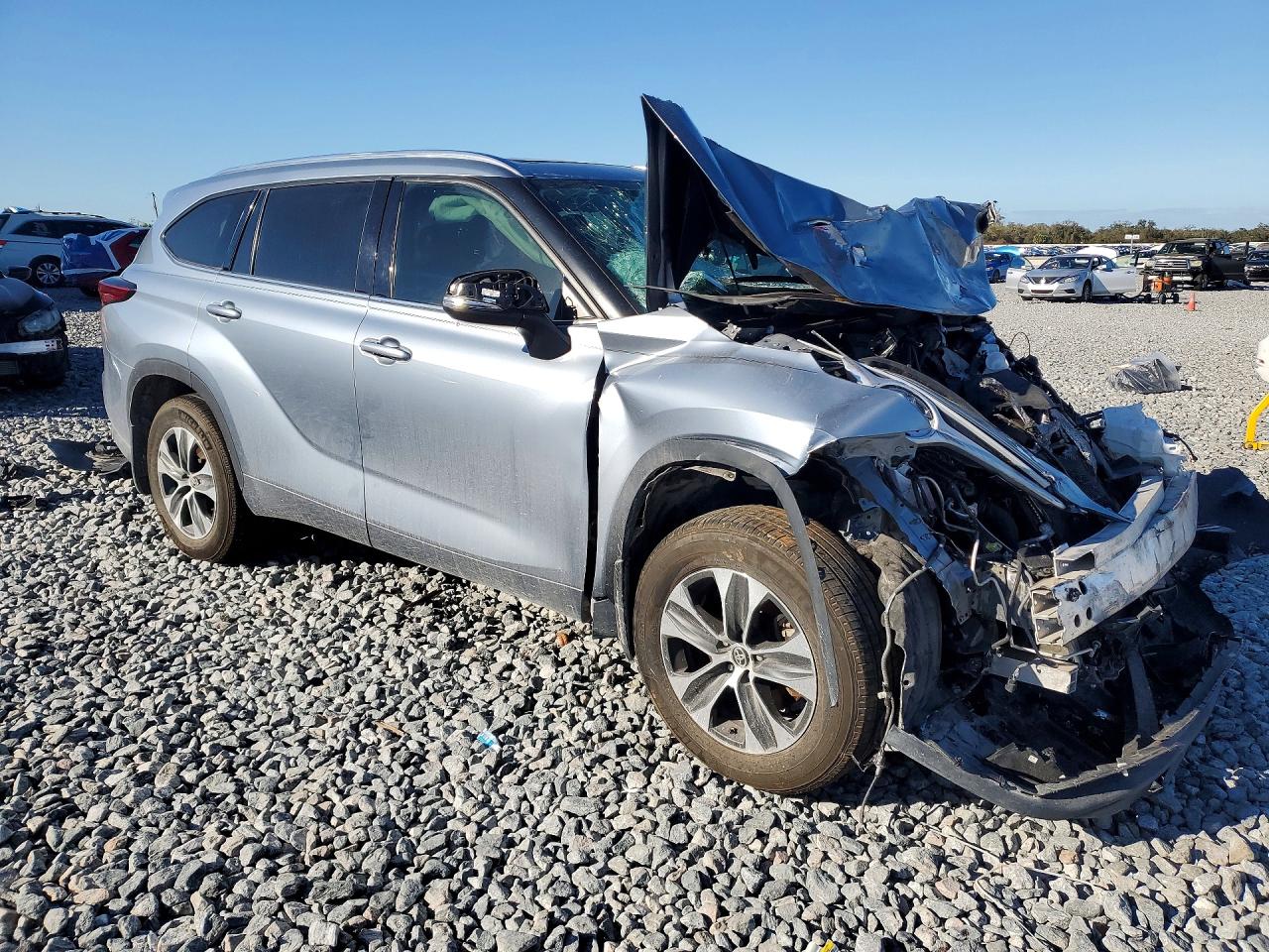 2020 TOYOTA HIGHLANDER XLE photo 4
