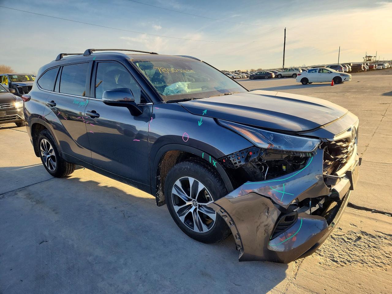 2024 TOYOTA HIGHLANDER photo 4