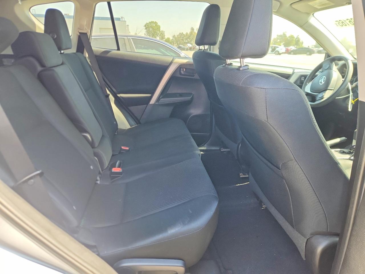 2016 TOYOTA RAV4 LE photo 19