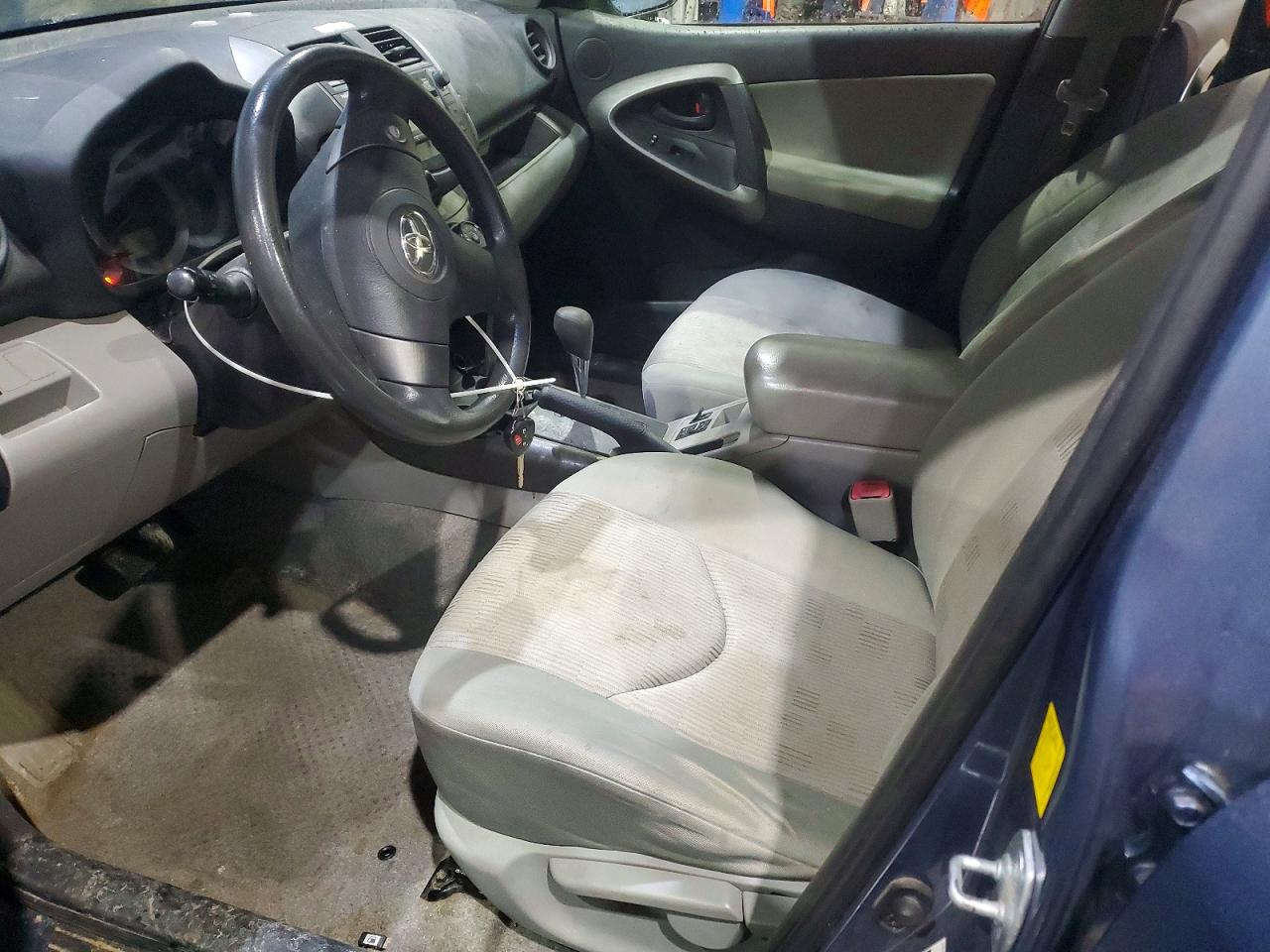 2011 TOYOTA RAV4 BASE photo 13