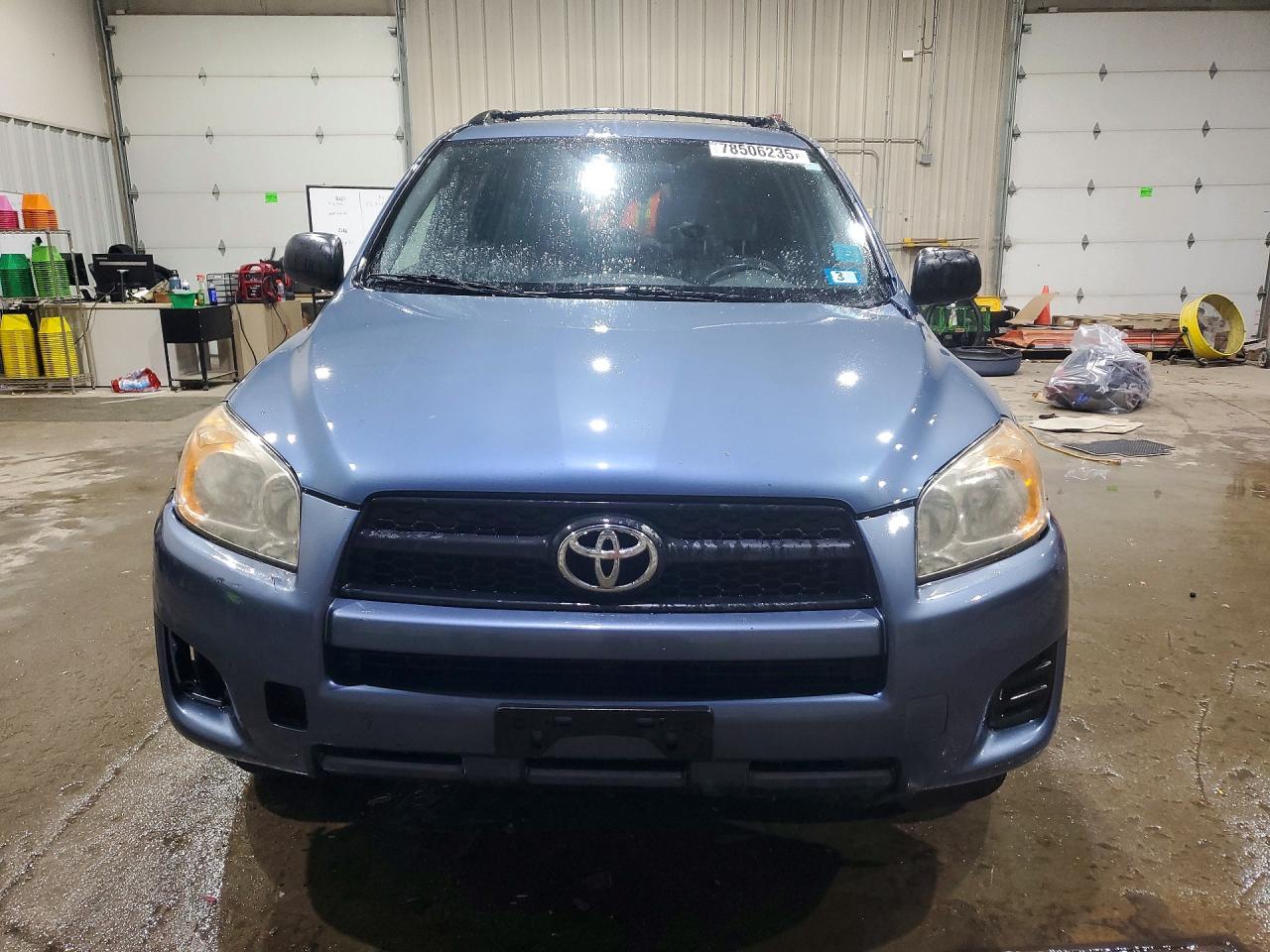 2011 TOYOTA RAV4 BASE photo 9