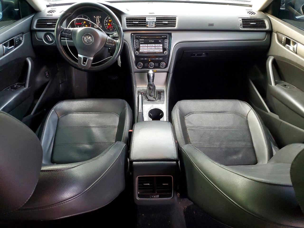 2014 VOLKSWAGEN PASSAT SE photo 15