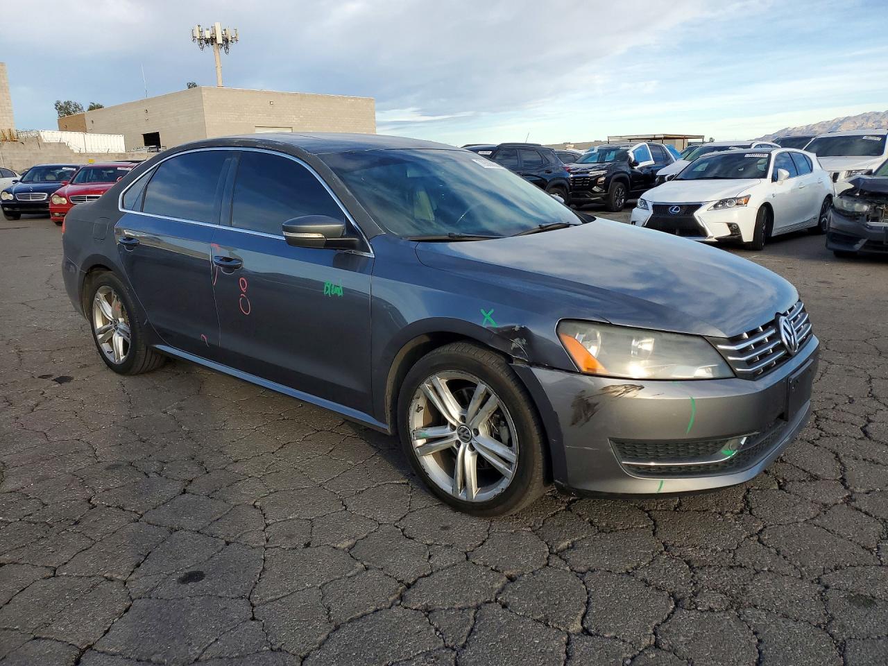 2014 VOLKSWAGEN PASSAT SE photo 7