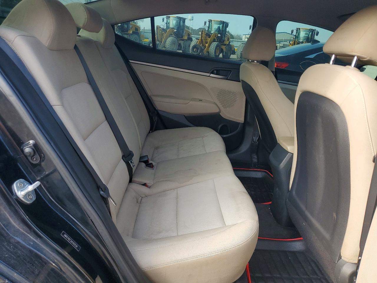2018 HYUNDAI ELANTRA SE photo 10