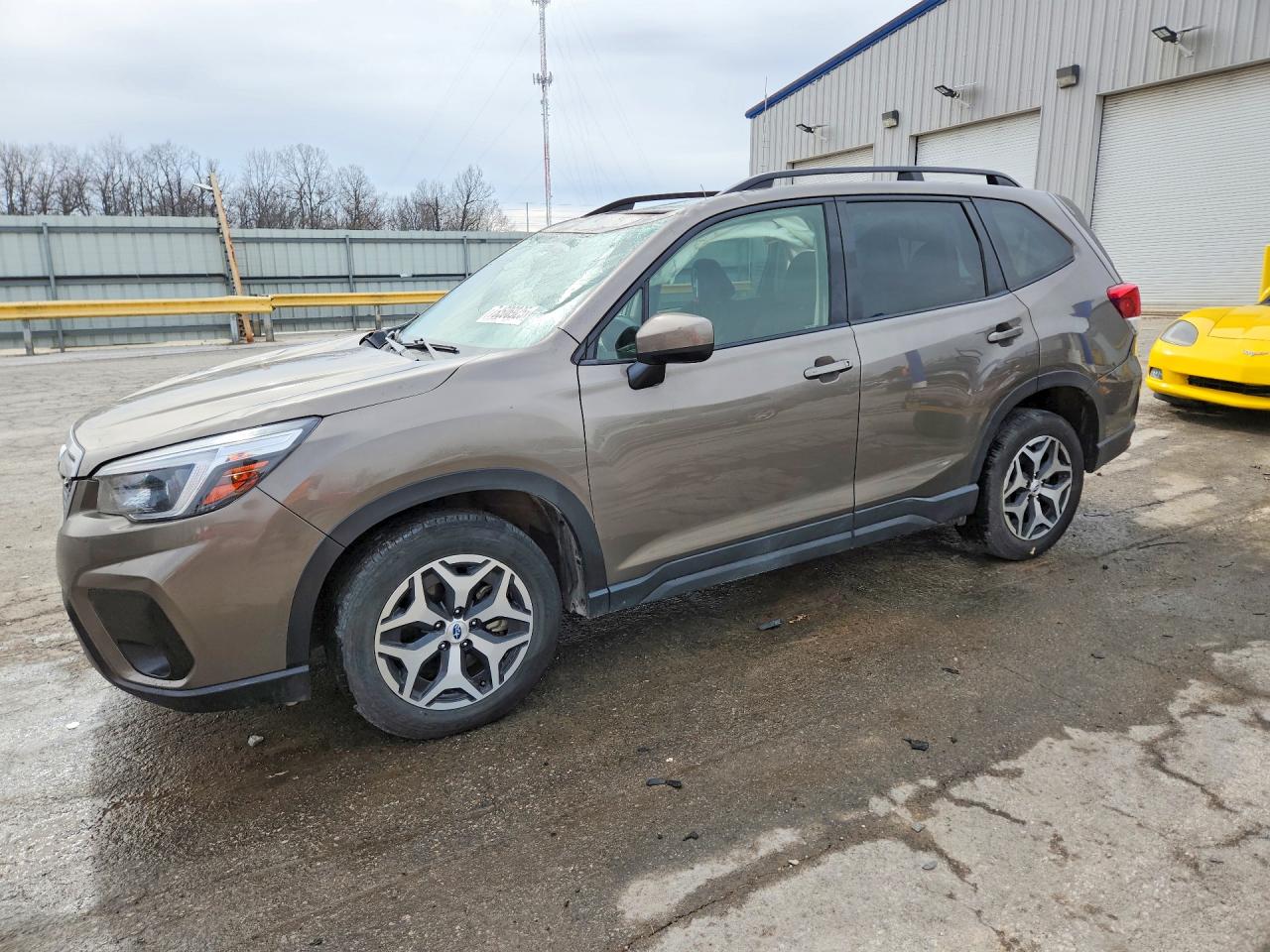 2021 SUBARU FORESTER PREMIUM photo 2