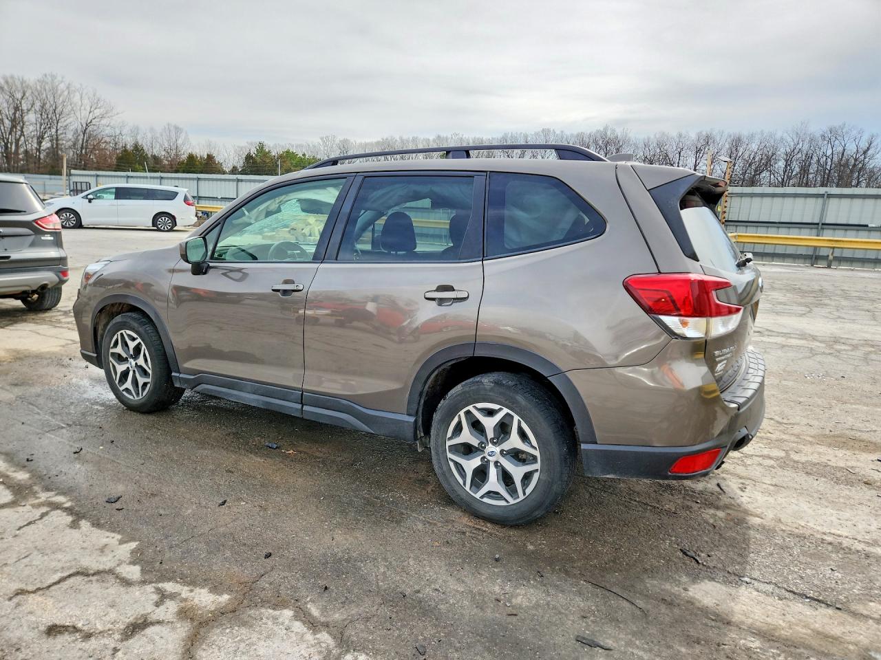 2021 SUBARU FORESTER PREMIUM photo 3
