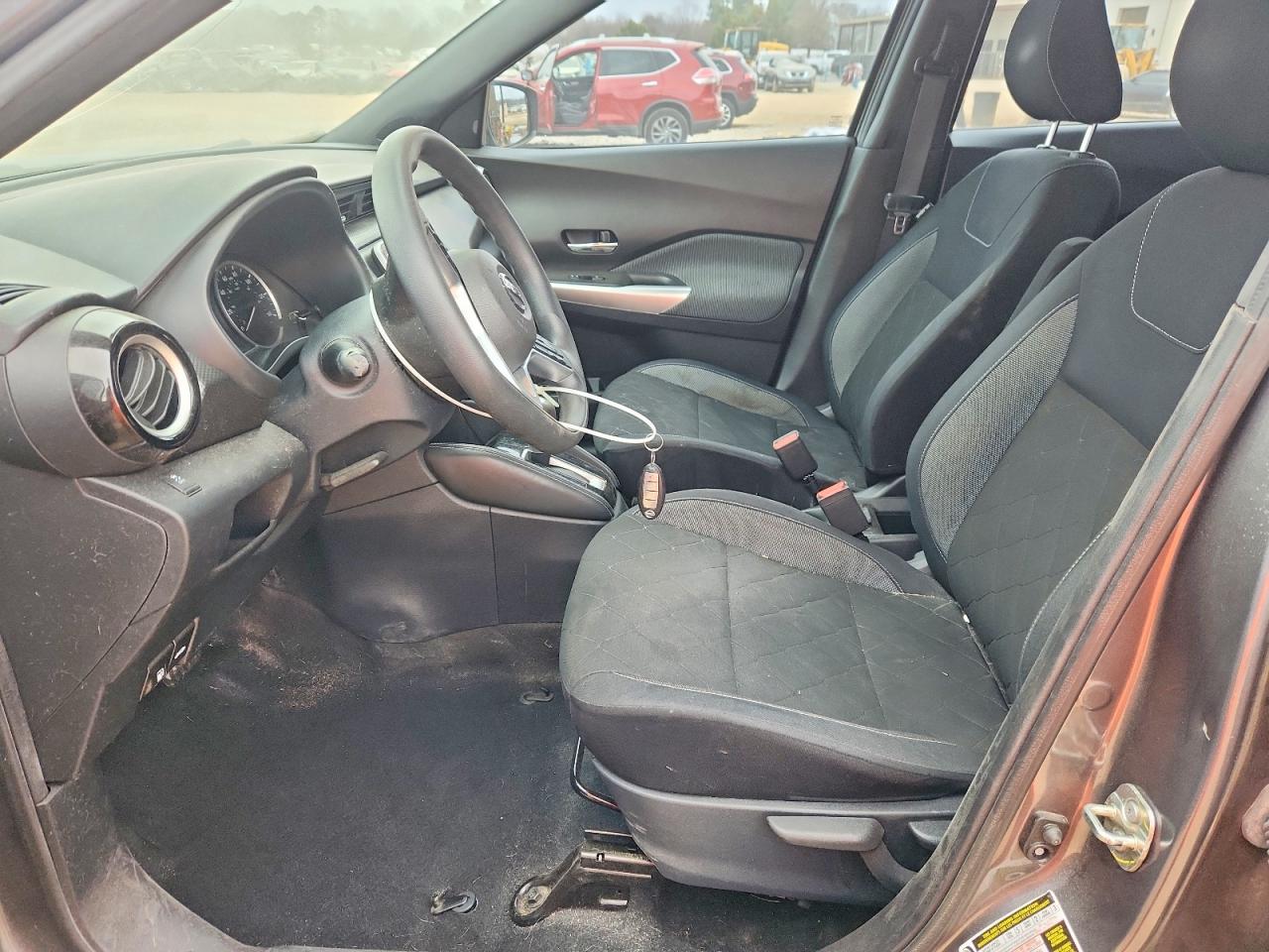 2018 NISSAN KICKS SV photo 19