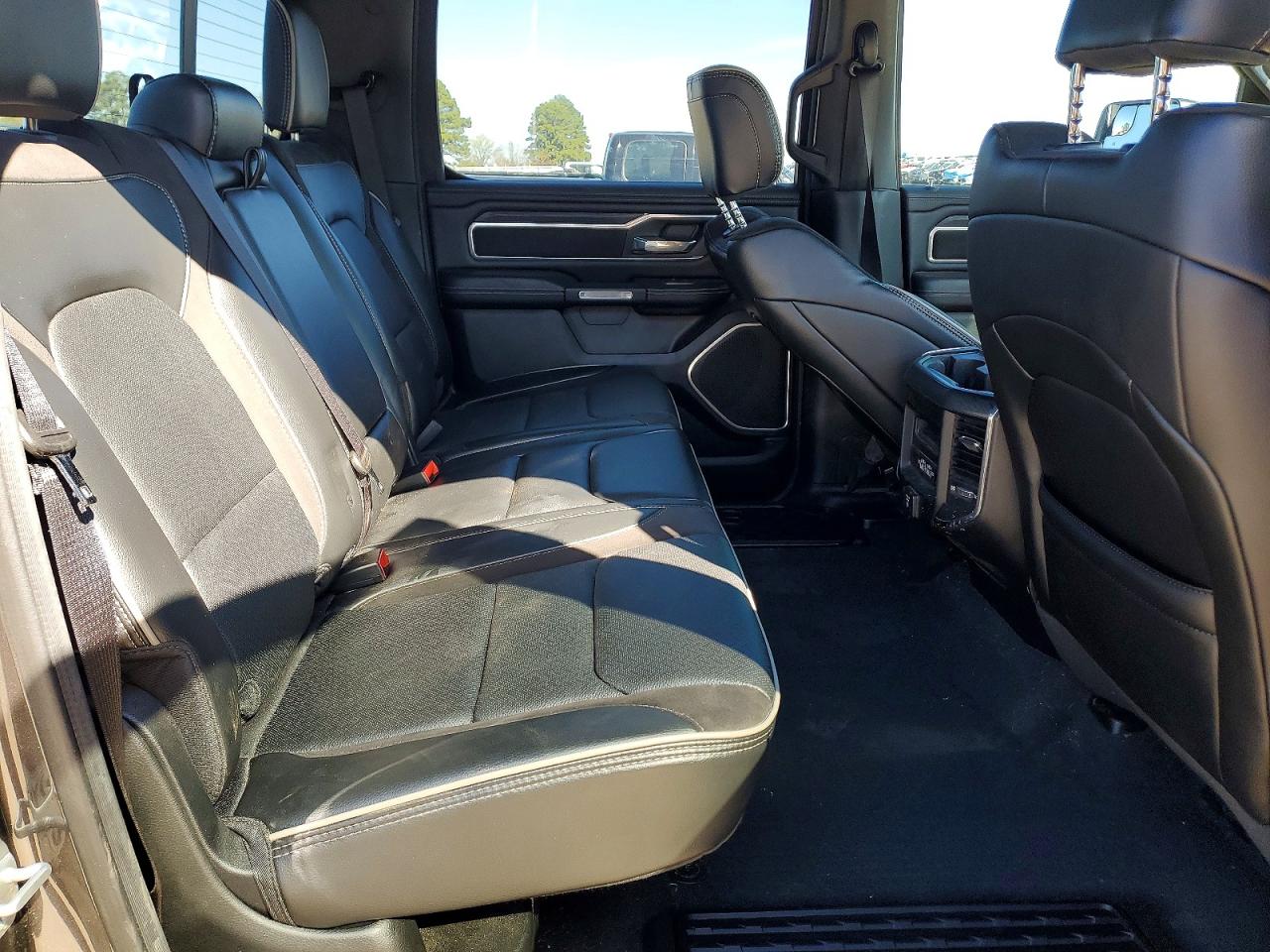 2023 RAM 1500 LARAMIE photo 28