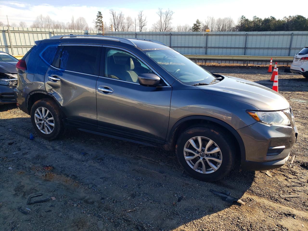 2020 NISSAN ROGUE SV photo 4