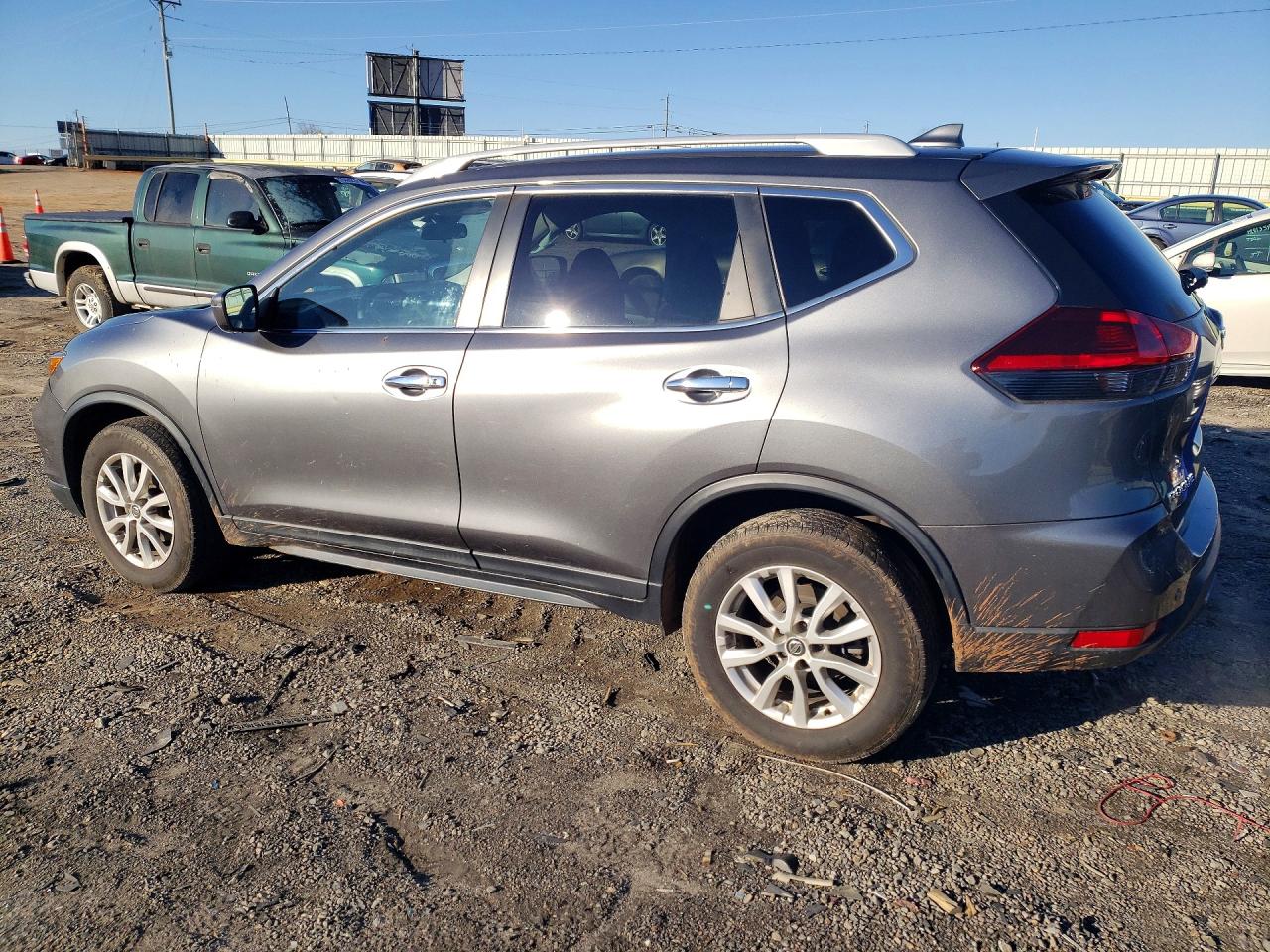 2020 NISSAN ROGUE SV photo 2