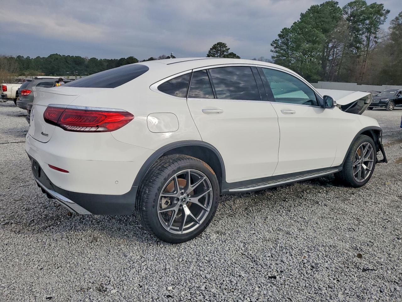 2020 MERCEDES-BENZ GLC COUPE 300 4MATIC photo 3