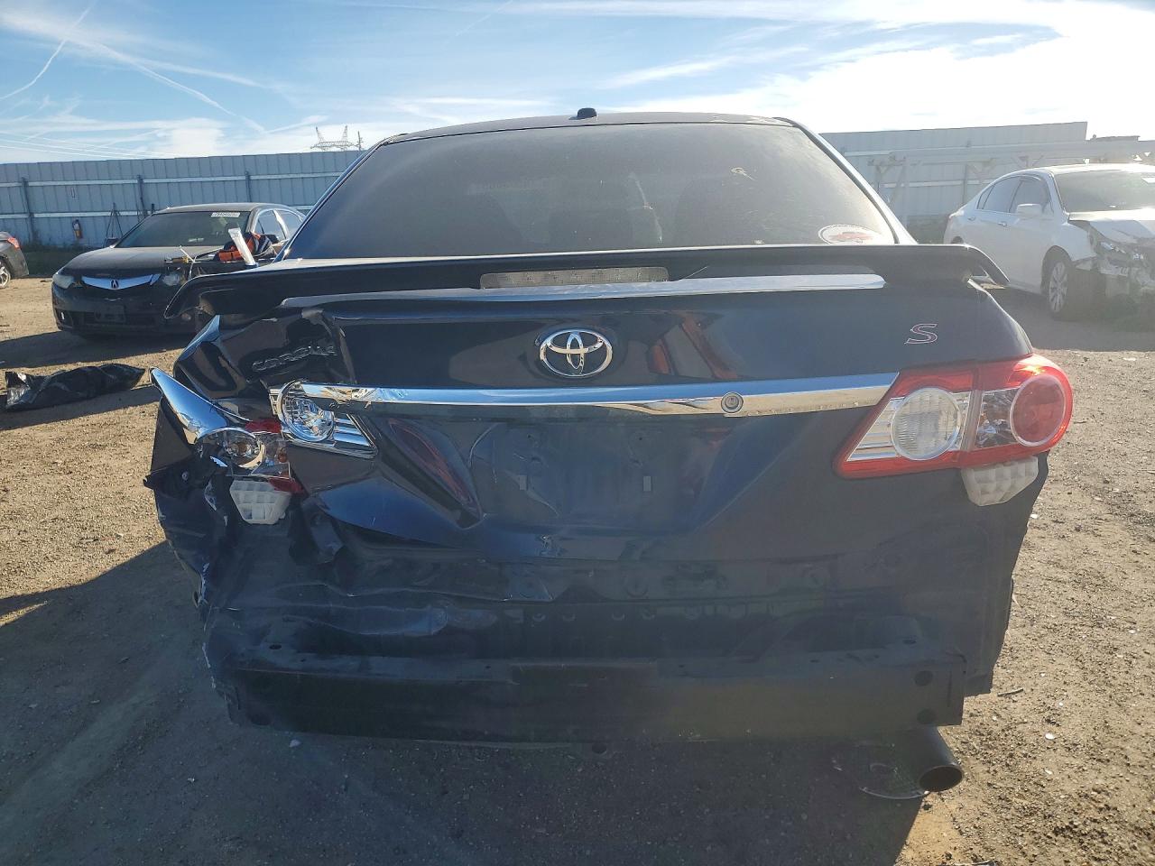 2012 TOYOTA COROLLA S photo 11
