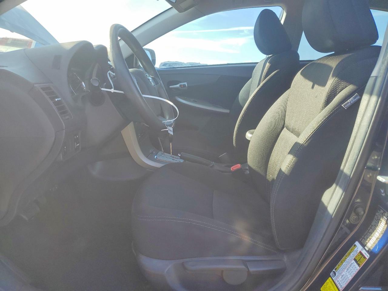2012 TOYOTA COROLLA S photo 13