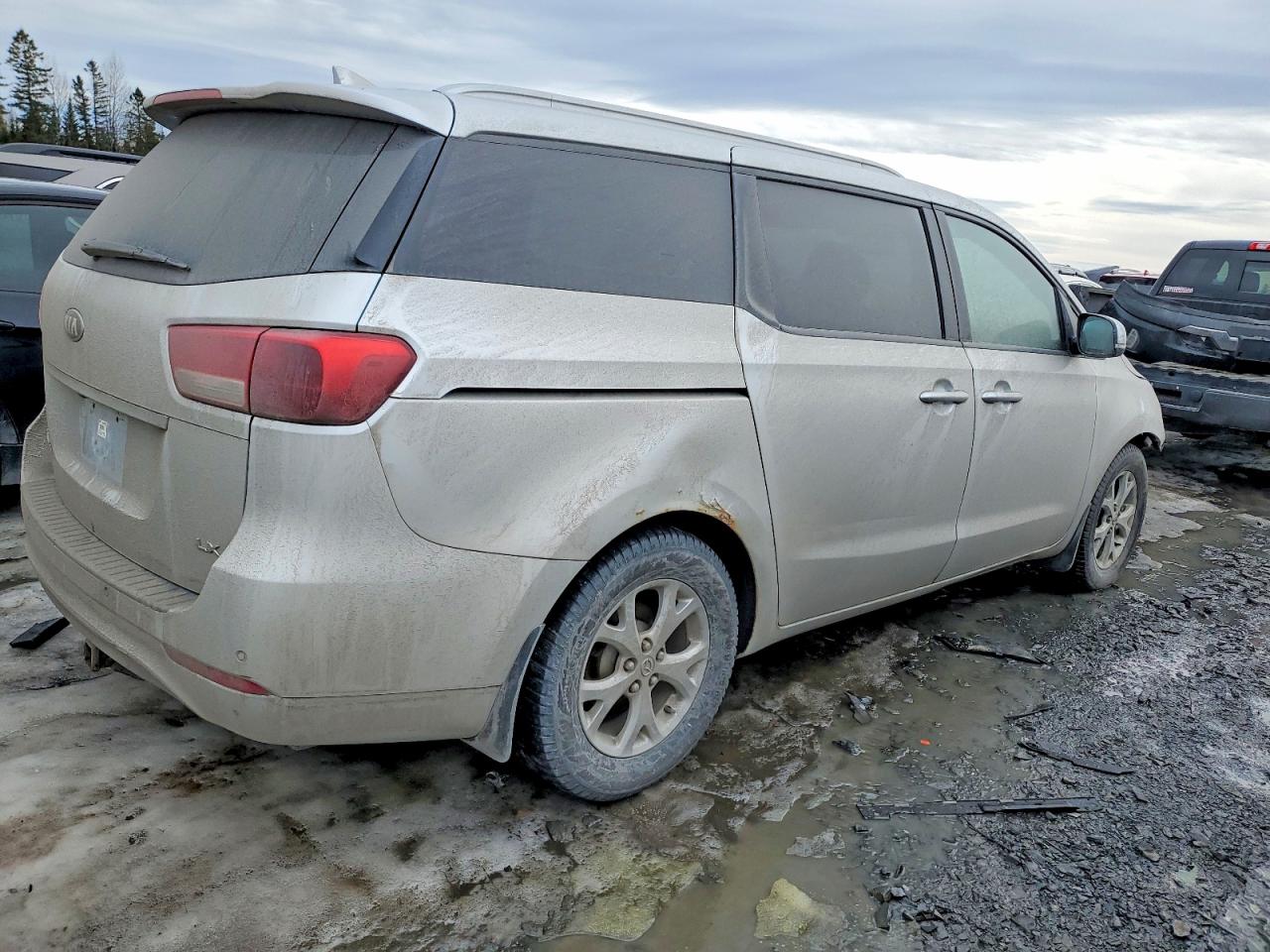 2017 KIA SEDONA photo 5