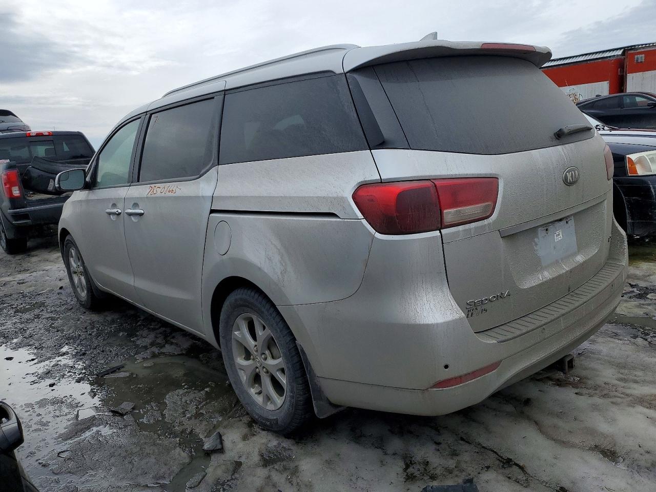 2017 KIA SEDONA photo 3