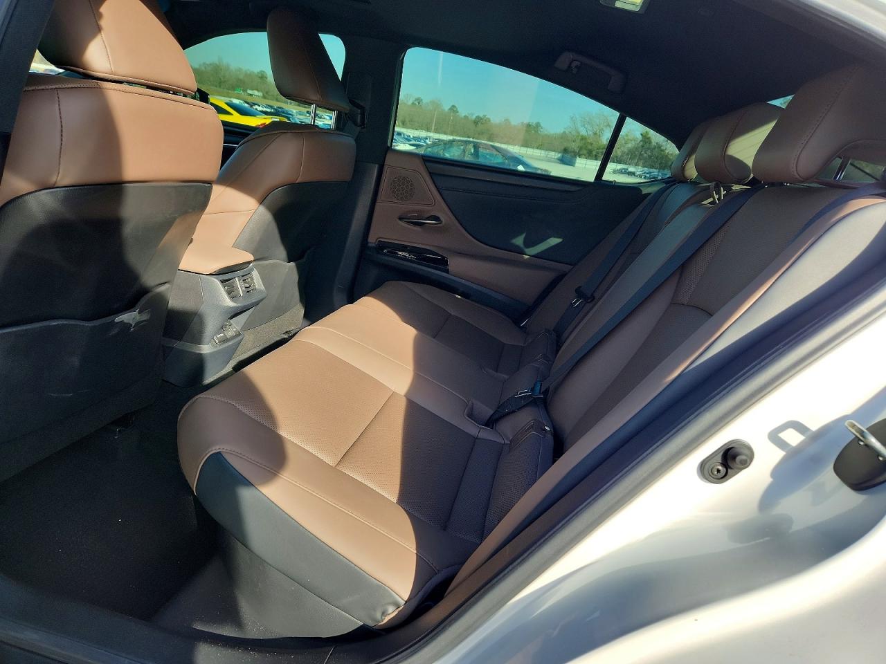 2025 LEXUS ES 300H BASE photo 10