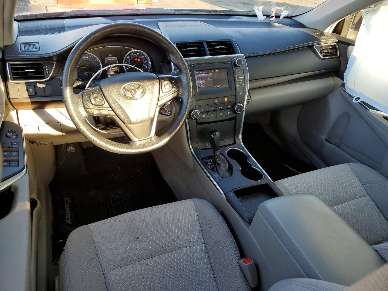 2017 TOYOTA CAMRY LE photo 8