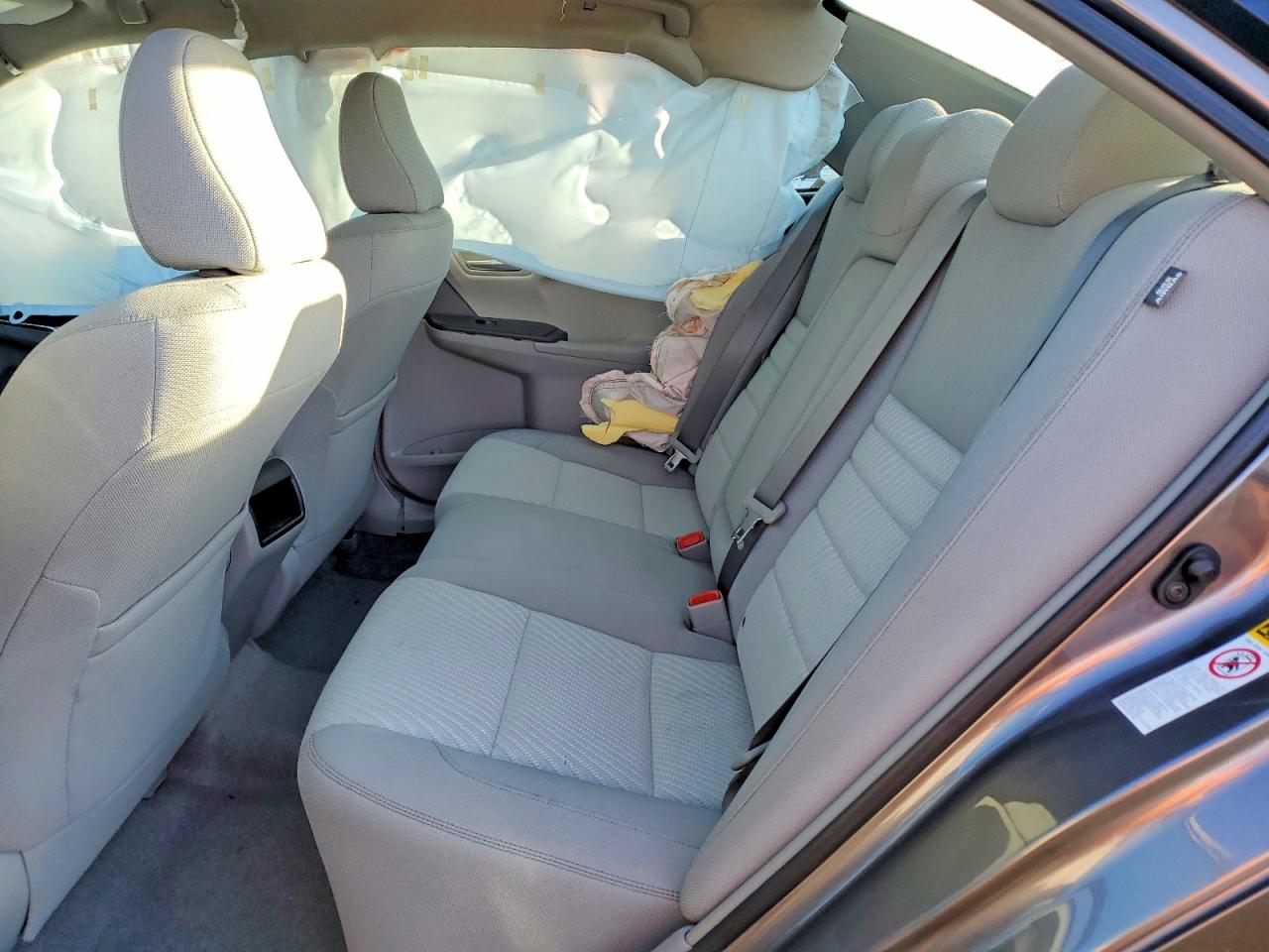 2017 TOYOTA CAMRY LE photo 10