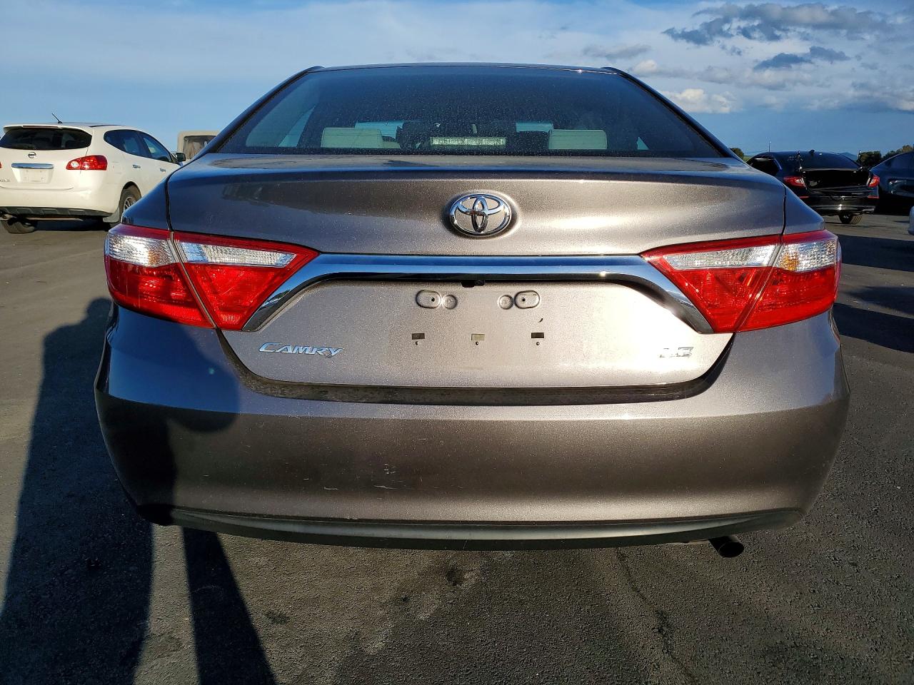 2017 TOYOTA CAMRY LE photo 6