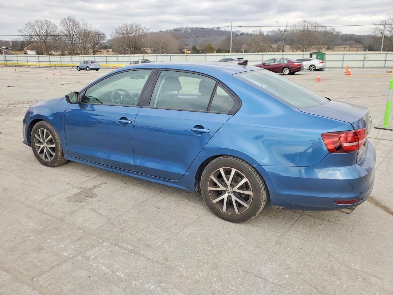 2016 VOLKSWAGEN JETTA SE photo 2