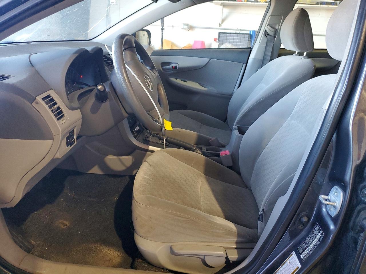 2009 TOYOTA COROLLA LE photo 7
