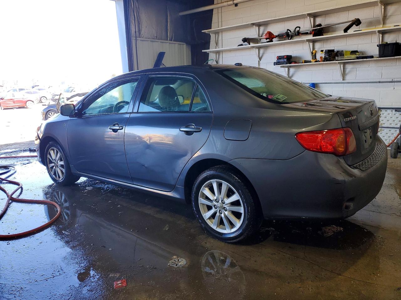 2009 TOYOTA COROLLA LE photo 2